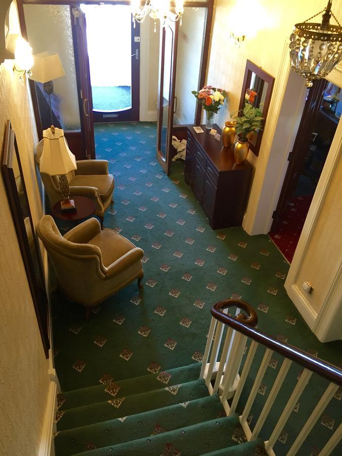 Bromwell Court Bed & Breakfast *
