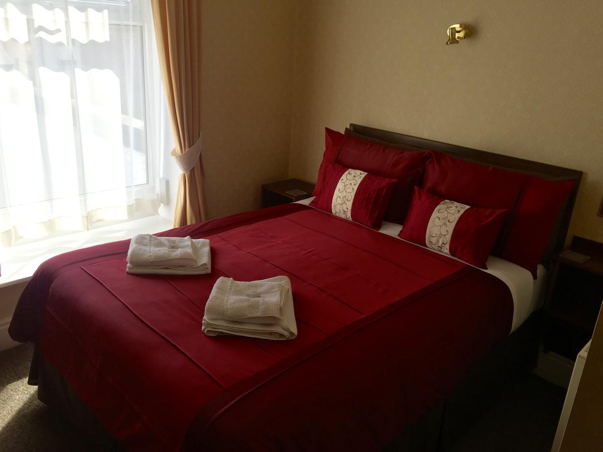 Bromwell Court Bed & Breakfast *
